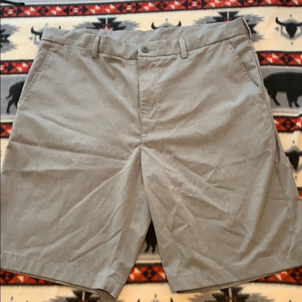 PGA TOUR SHORTS MENS GRAY SIZE 36